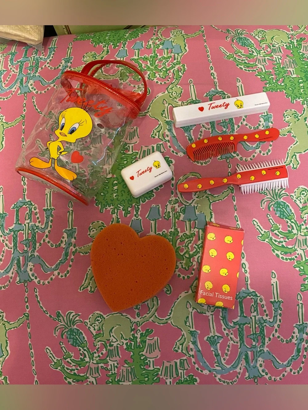 Vintage 1996 Looney Tunes Tweety Bird Travel toiletry set 7 pieces